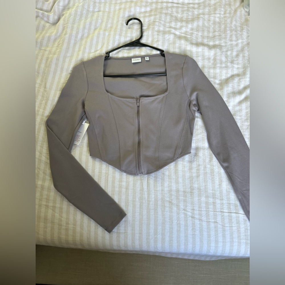 NWT Aritzia Sunday best maverick long sleeve
